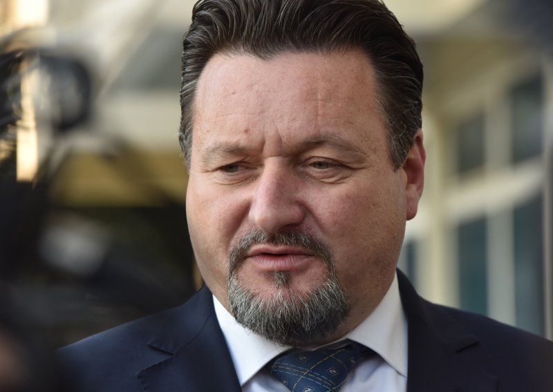 Kuščević: Krizmanić je zamrznuo članstvo u HDZ-u i dao ostavku na političke i stranačke dužnosti