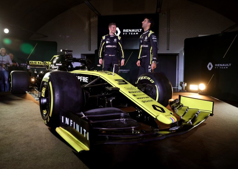 Novi bolid Renaulta izazvao podsmijeh ljubitelja Formule 1: Čak mu se i vozači rugaju...