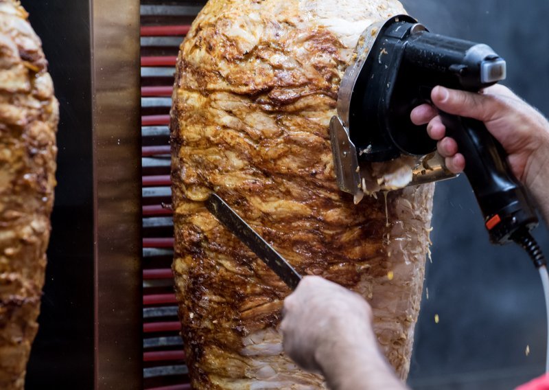 Granična policija zaustavila kombi s mesom, sumnja se na govedinu za kebab iz Poljske