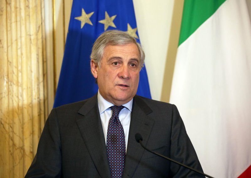 Tajani se ispričao 'svima uvrijeđenima' zbog pohvale Mussolinija