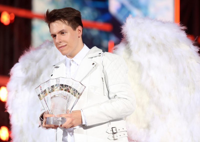 Roko Blažević: 'Do Eurosonga učim za školu i pripremam se za maturu'
