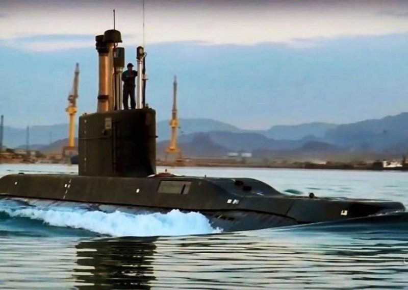 [VIDEO] Iran ususret obljetnici revolucije promovirao novu podmornicu s krstarećim projektilima