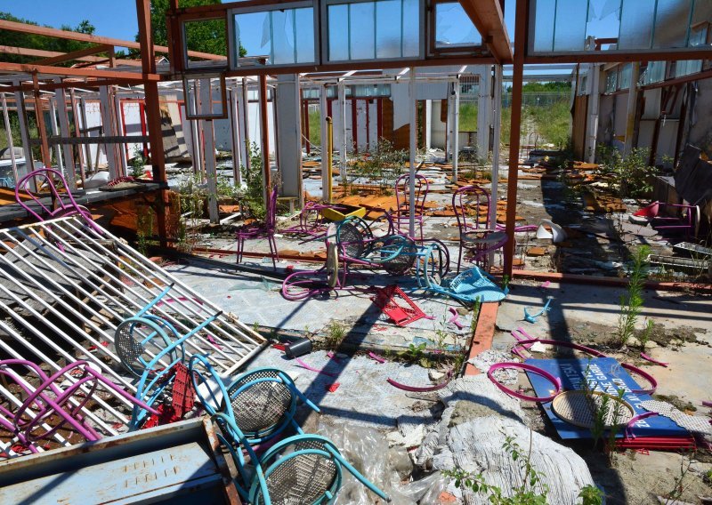 Uhvaćen u krađi ploča s devastiranog gradskog bazena