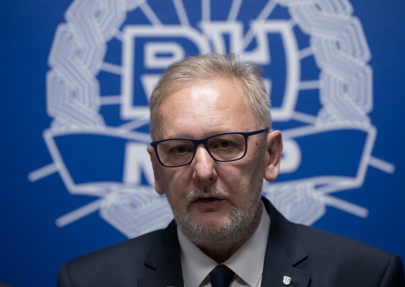 Božinović odgovorio na optužbe da hrvatska policija dovodi migrante u BiH