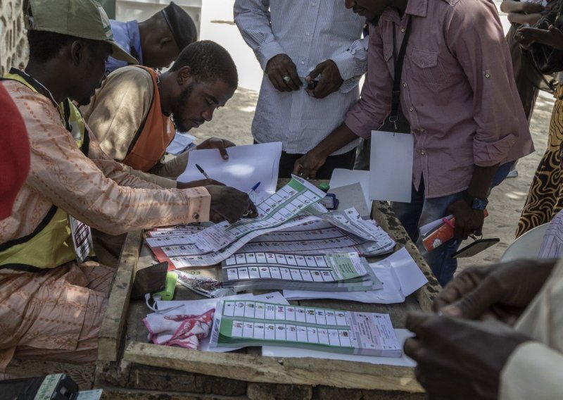 Deseci mrtvih tijekom predsjedničkih izbora u Nigeriji