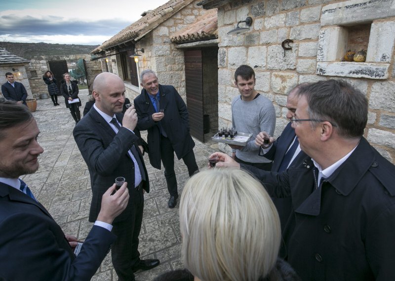 Tolušić o spornim fotografijama: Ne mogu komentirati dok traje istraga