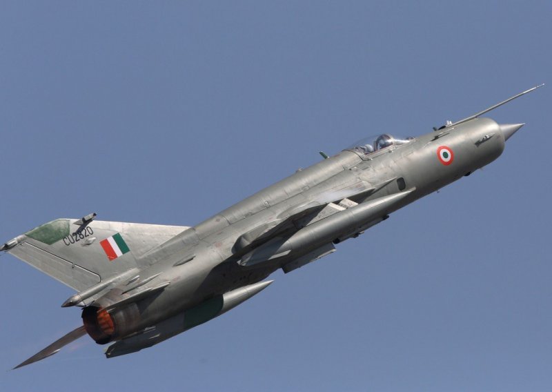 Indija priznala gubitak jednog MiG-a 21 iznad Kašmira, a tvrdi da je srušila pakistanski F-16