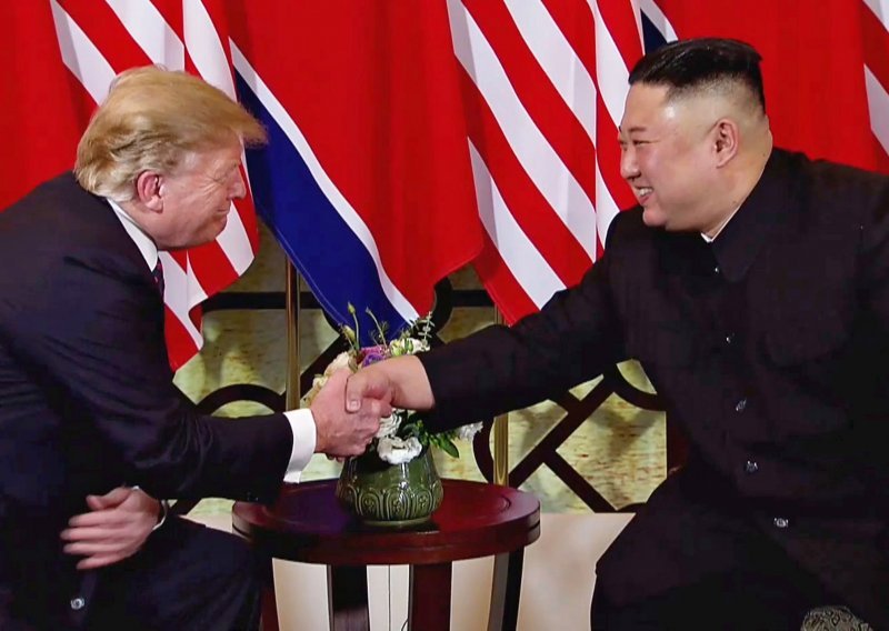 Kim pohvalio 'hrabrog' Trumpa, a ovaj tvrdi da nije odustao od denuklearizacije Sjeverne Koreje