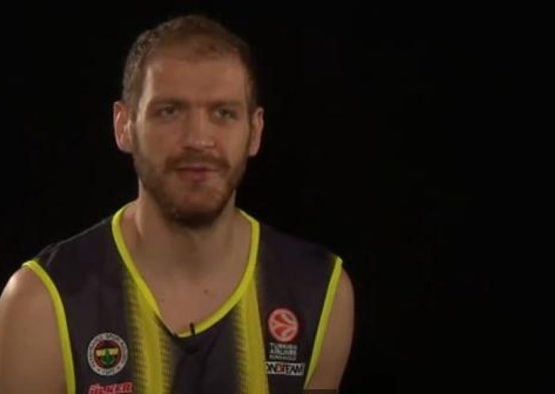 Žorić odličan, Fener blizu naslovu prvaka
