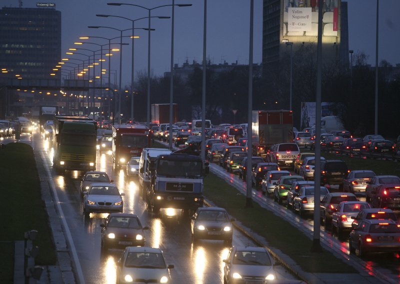 Sudar na Mostu slobode u Zagrebu