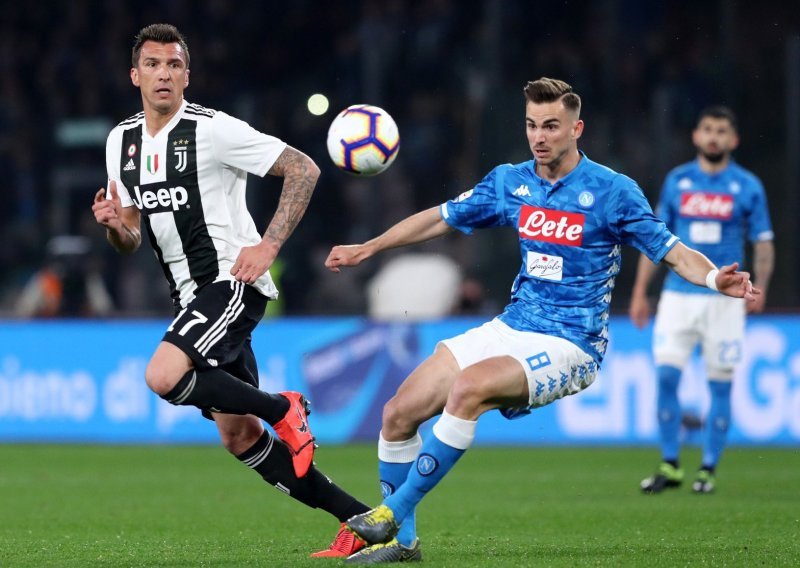 Juventus preživio pakao San Paola; dva crvena kartona, promašeni penal i - pobjeda 'stare dame'
