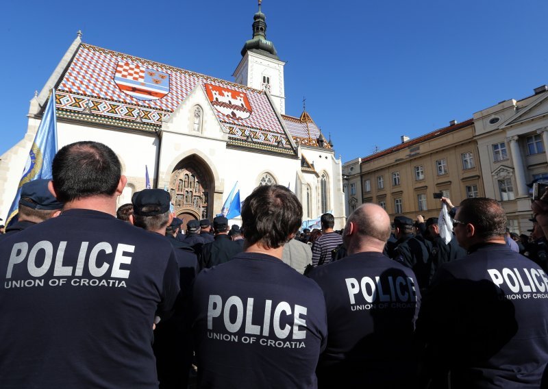 Doživotan rad na određeno: Otkrivamo trik pomoću kojeg policija već godinama krši zakon