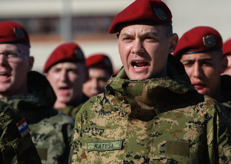 Nova generacija vojnika stavlja na glavu legendarne crvene beretke