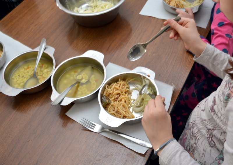 Djeci u u riječkoj školi poslužili ličinke kućnog moljca