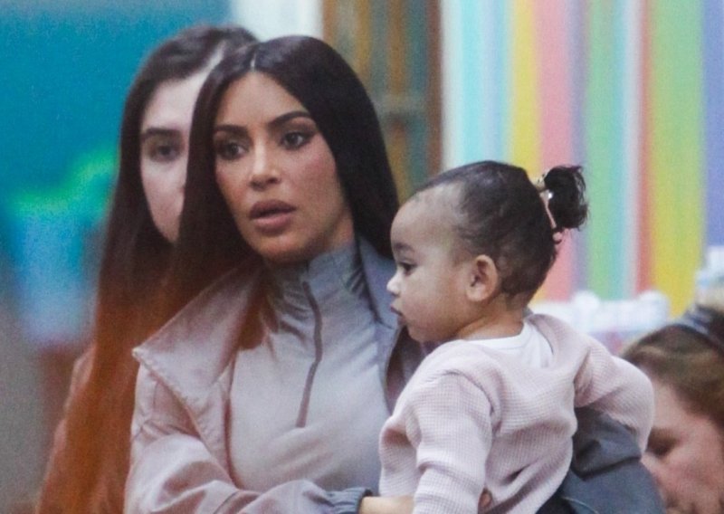 Je li ovoga puta pretjerala? Kći Kim Kardashian s Hermes torbicom od 115 tisuća kuna