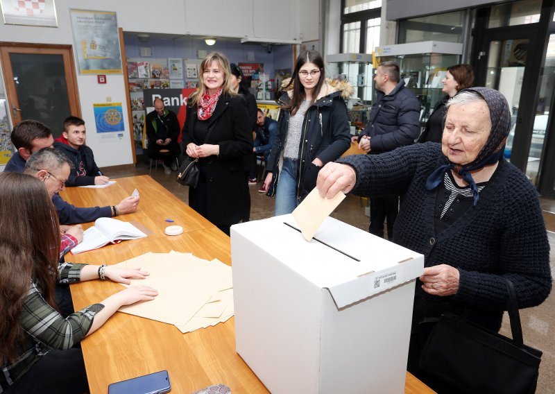 Slab odaziv na izbore u Lici, do sada glasalo samo 17 posto birača