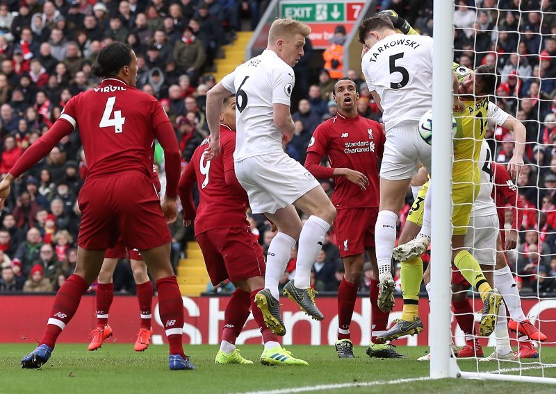 Liverpool primio gol iz kornera, ali sudac napravio veliki propust