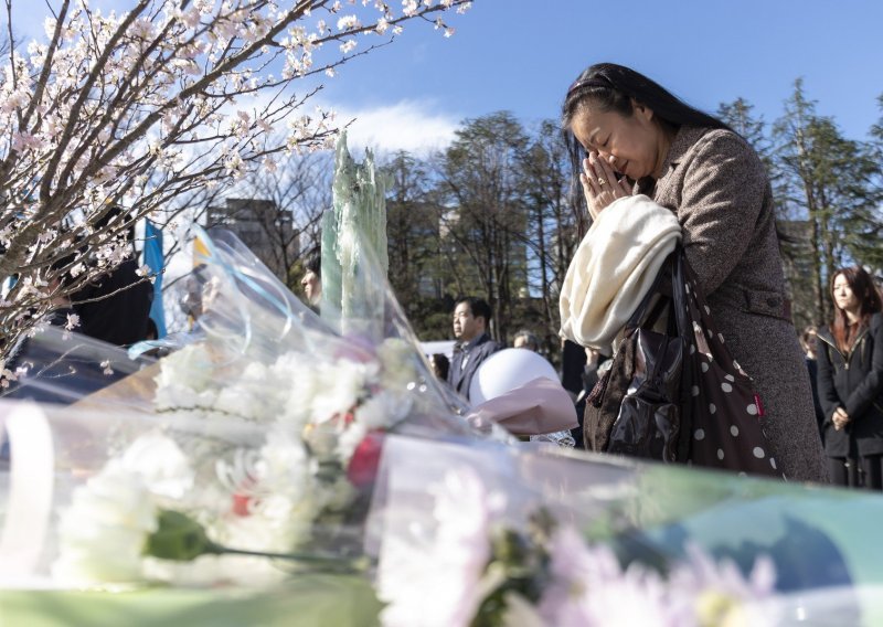 Japan obilježava osmu godišnjicu cunamija i nuklearne katastrofe