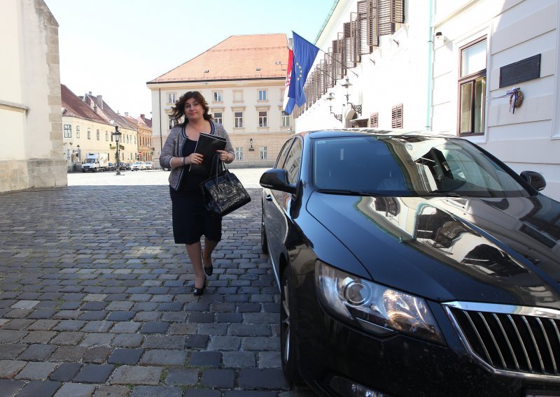 Je li nemar ministrice Žalac banalniji od nemara ostalih političara koji su ugrozili tuđe živote u prometu?