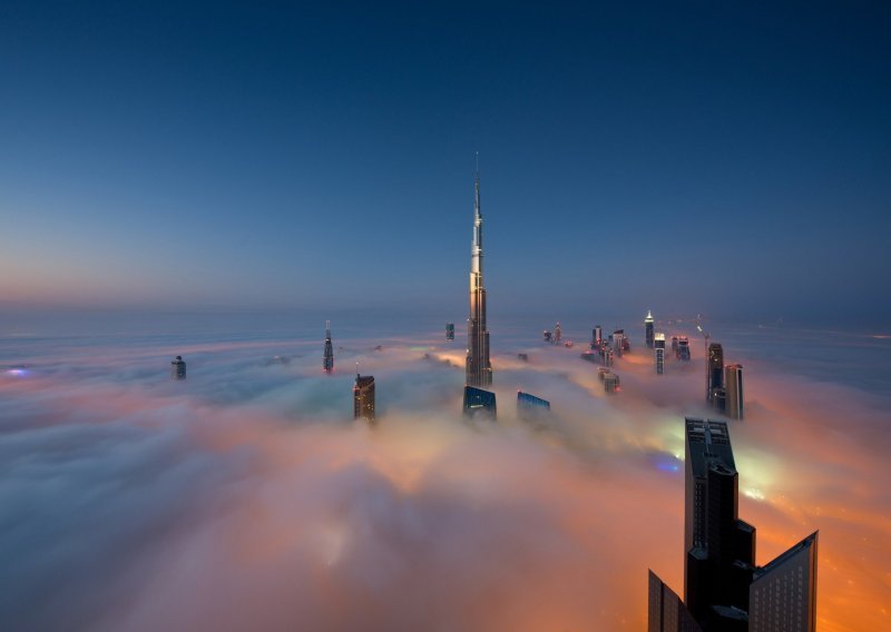 Magla iznad Dubaija izgleda čarobno