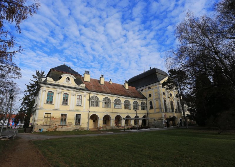 Predstavljen novi vizualni identitet Virovitice - dvorac Pejačević i gradski park