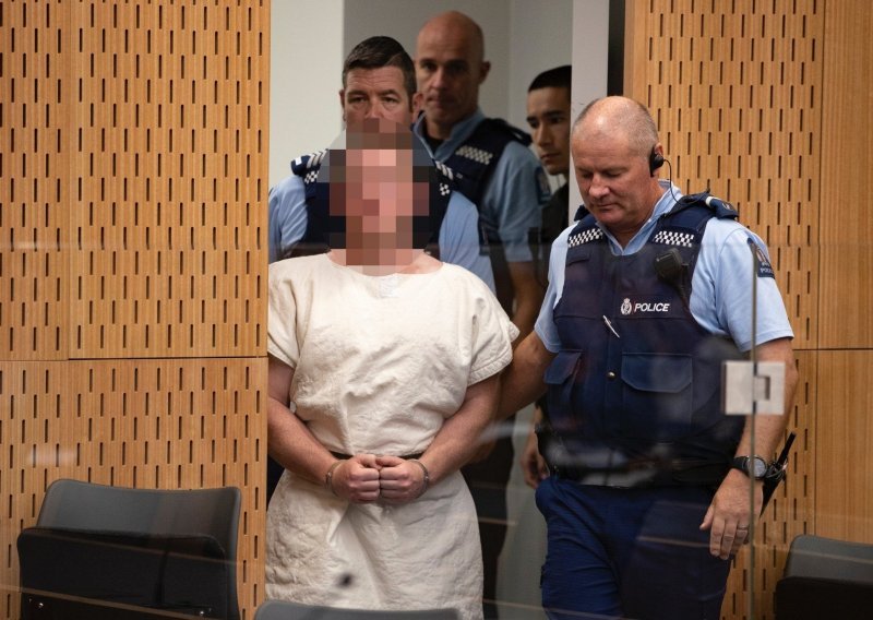 Napadač optužen za ubojstva u novozelandskim džamijama tereti se i za terorizam