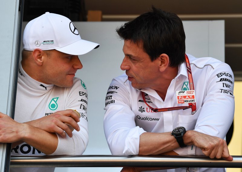 Mercedes bio najbrži, ali vozači riskirali; Bottas i Hamilton ignorirali šefa te ga jako naljutili