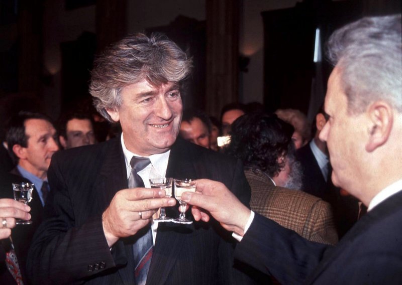 Kako se pokušao izvući Radovan Karadžić, u čemu je tajna Direktive br. 7 i može li ruka pravde ipak doseći Beograd?