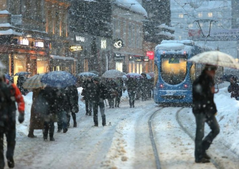 Freza sa Snježne kraljice čistit će tramvajsku prugu