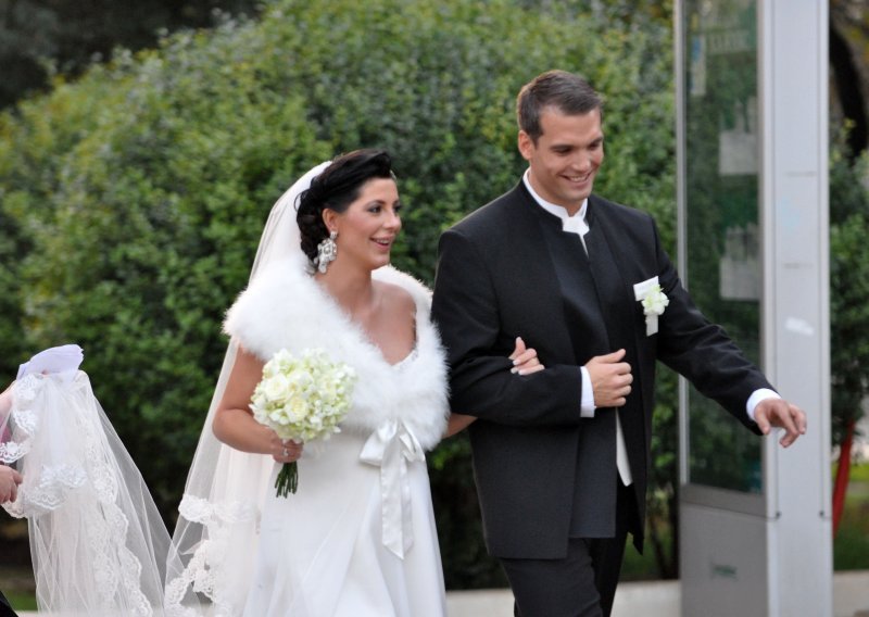 Pukla ljubav? Nakon devet godina braka razvode se Ivana Paris i Dino Bubičić