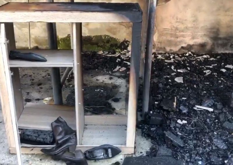 [VIDEO/FOTO] Netko je noćas u Zagrebu zapalio Otvoreni ormar, mjesto gdje su siromašni mogli besplatno uzeti odjeću