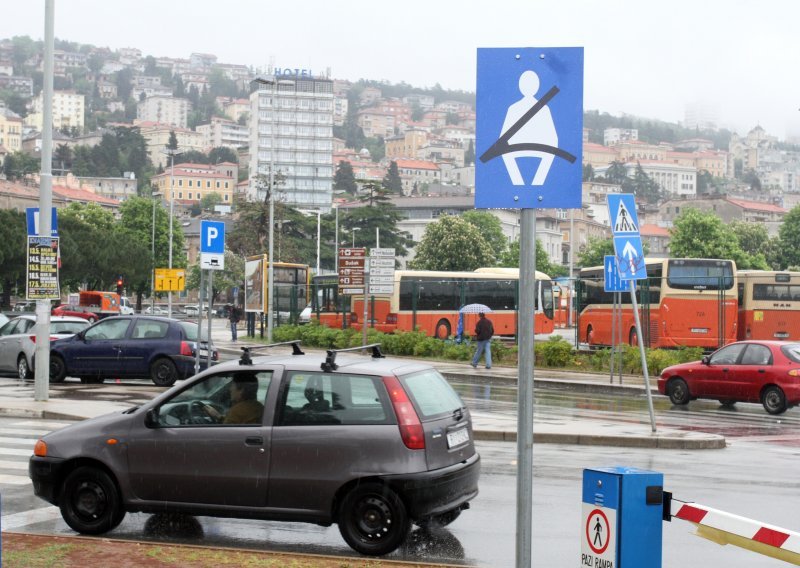 Stiže novi zakon o sigurnosti na cestama: Kazna za nevezanje pojasa 1000 kuna, za veće prekršaje policija oduzima auto!