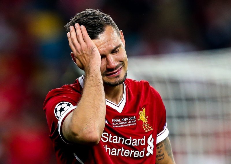 Ti nisi normalan! Dejan Lovren brutalnim startom ozlijedio suigrača na treningu; Klopp i navijači 'redsa' u nevjerici