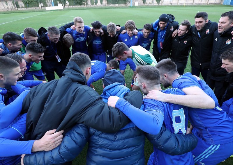 Dinamovi juniori idu k dvostrukom prvaku Europe: Smjestili su nas u kontejner bez tuševa