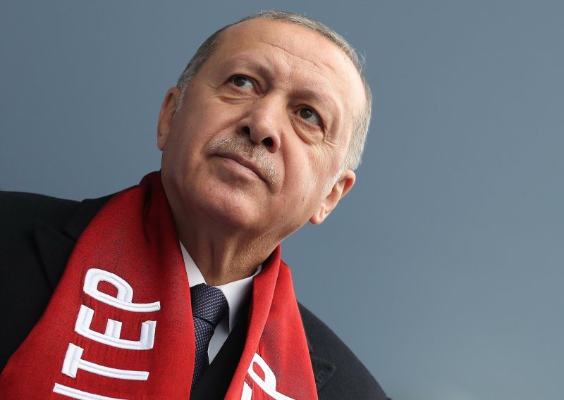 Erdogan: Zbog premale razlike u broju glasova oporba ne može proglasiti pobjedu