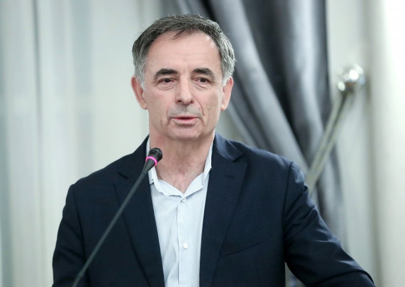 Pupovac napao SDP jer smatra da odlazak u Jasenovac koriste kao reklamu za EU izbore