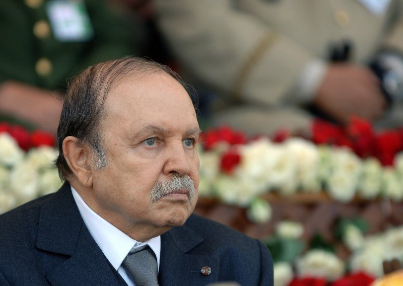 Alžirska novinska agencija: Bouteflika podnio ostavku