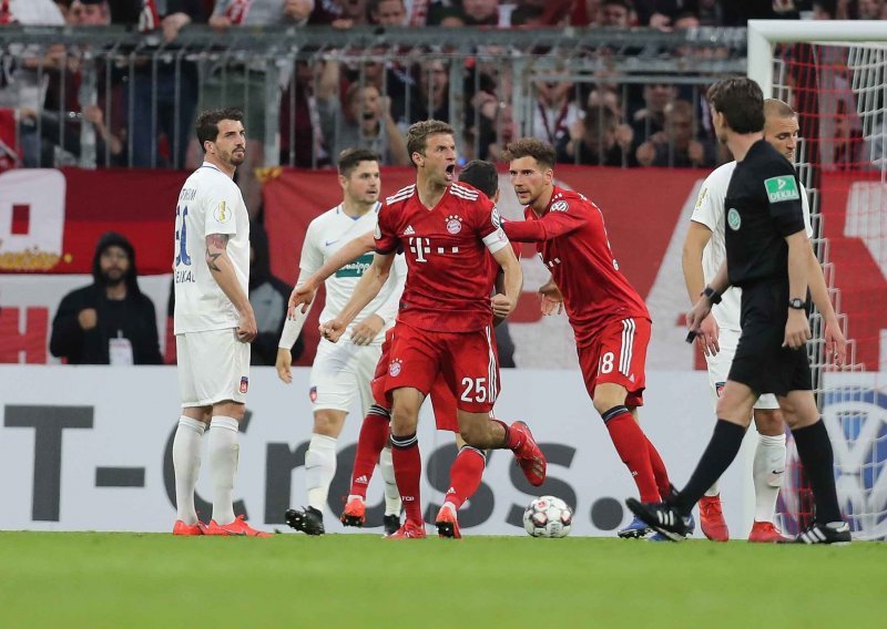 Bayern se kod kuće u golijadi jedva provukao protiv drugoligaša, a Niko Kovač spasio otkaza