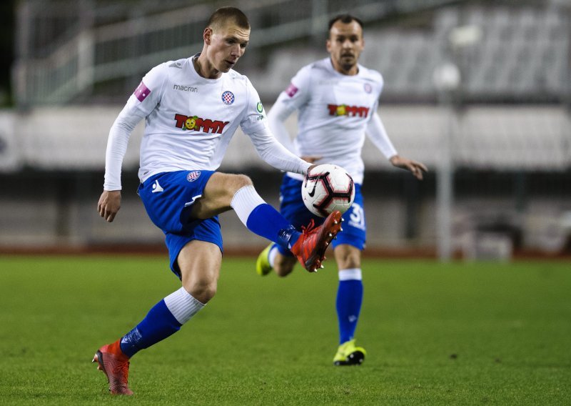 Oreščanin ga drži na klupi, a svaku utakmicu na kojoj ON ne odigra najmanje 60 minuta Hajduk gubi 45.000 eura