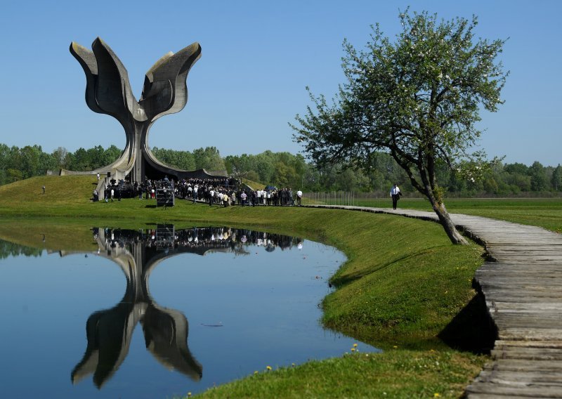 Manjine i antifašisti i ove godine na odvojenoj komemoraciji u Jasenovcu