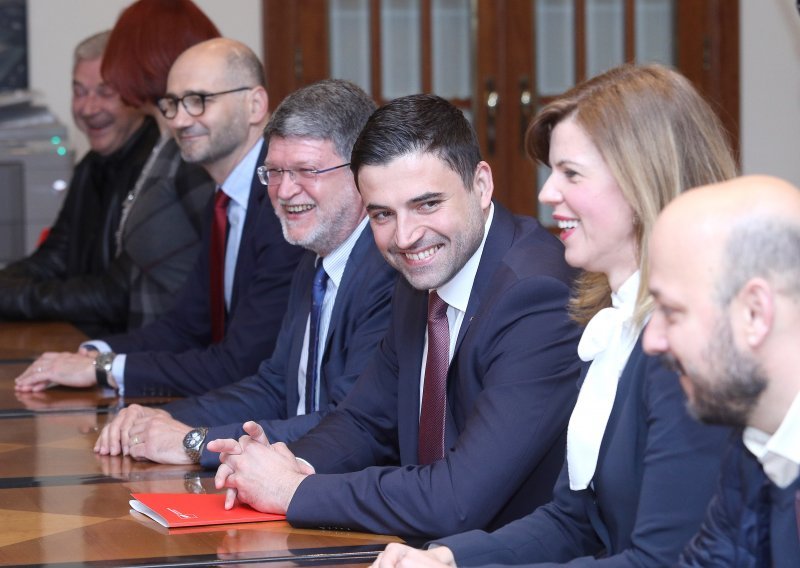 SDP predao listu za europske izbore: Želimo ravnopravnost naših građana s građanima Europske unije