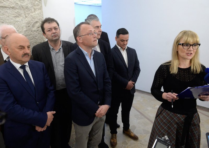 Bruna Esih predvodi listu Neovisnih za Hrvatsku, na posljednjem mjestu Zlatko Hasanbegović