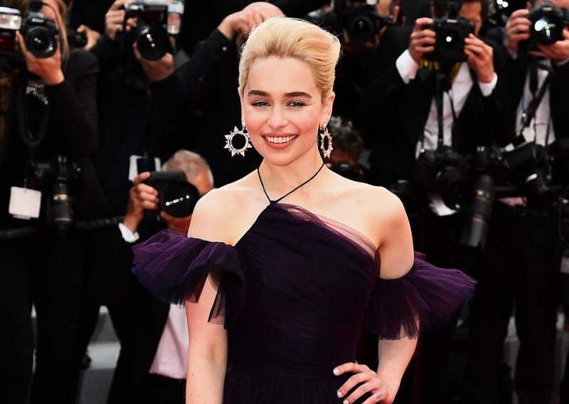 Emilia Clarke želi pomoći osobama s problemima koje je ona sama jedva preživjela