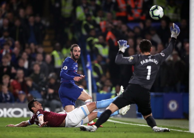 Chelsea kiksao na Stamford Bridgeu protiv slabašnog Burnleyja
