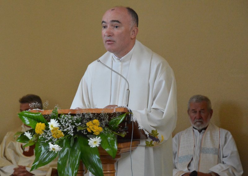 Sindikat novinara traži smjenu tajanstvenog patera Tolja koji je u središtu špijunske afere