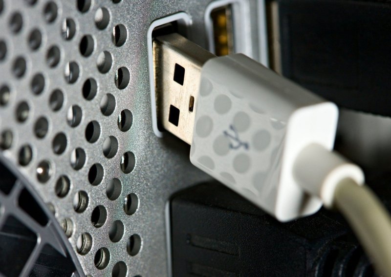 Trebamo li gubiti vrijeme na sigurno odstranjivanje USB-a? Stigla je definitivna presuda!