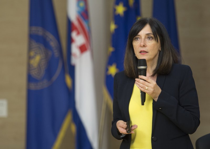 Ministrica Divjak: Ministarstvo ne zatvara škole