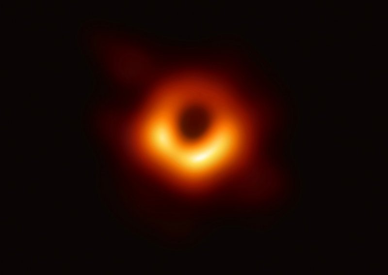 Ovo je prva prava fotografija masivne crne rupe
