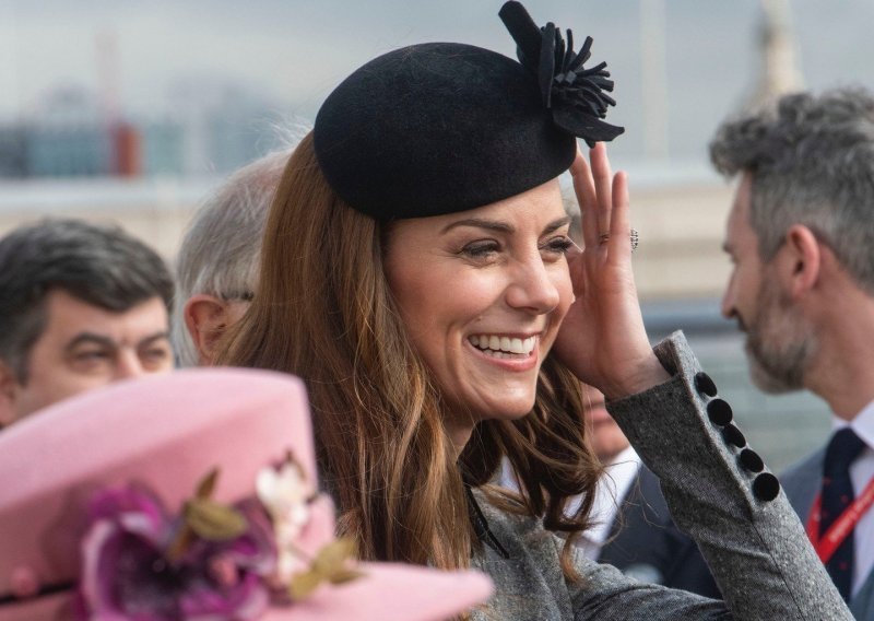 Najljepši poklon za godišnjicu braka: Evo što je Kate Middleton dobila od kraljice Elizabete II
