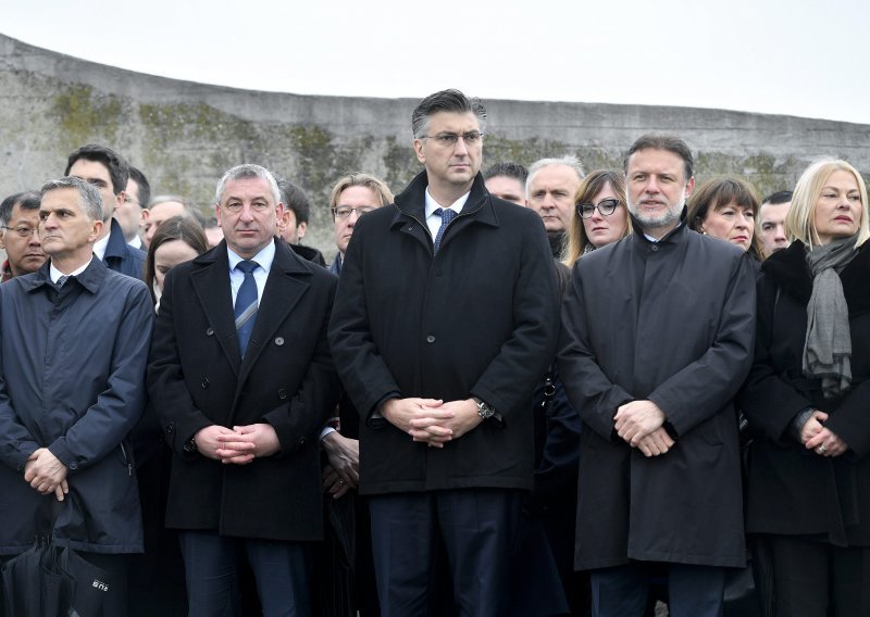 Plenković iz Jasenovca pozvao da se iduće godine održi samo jedna komemoracija